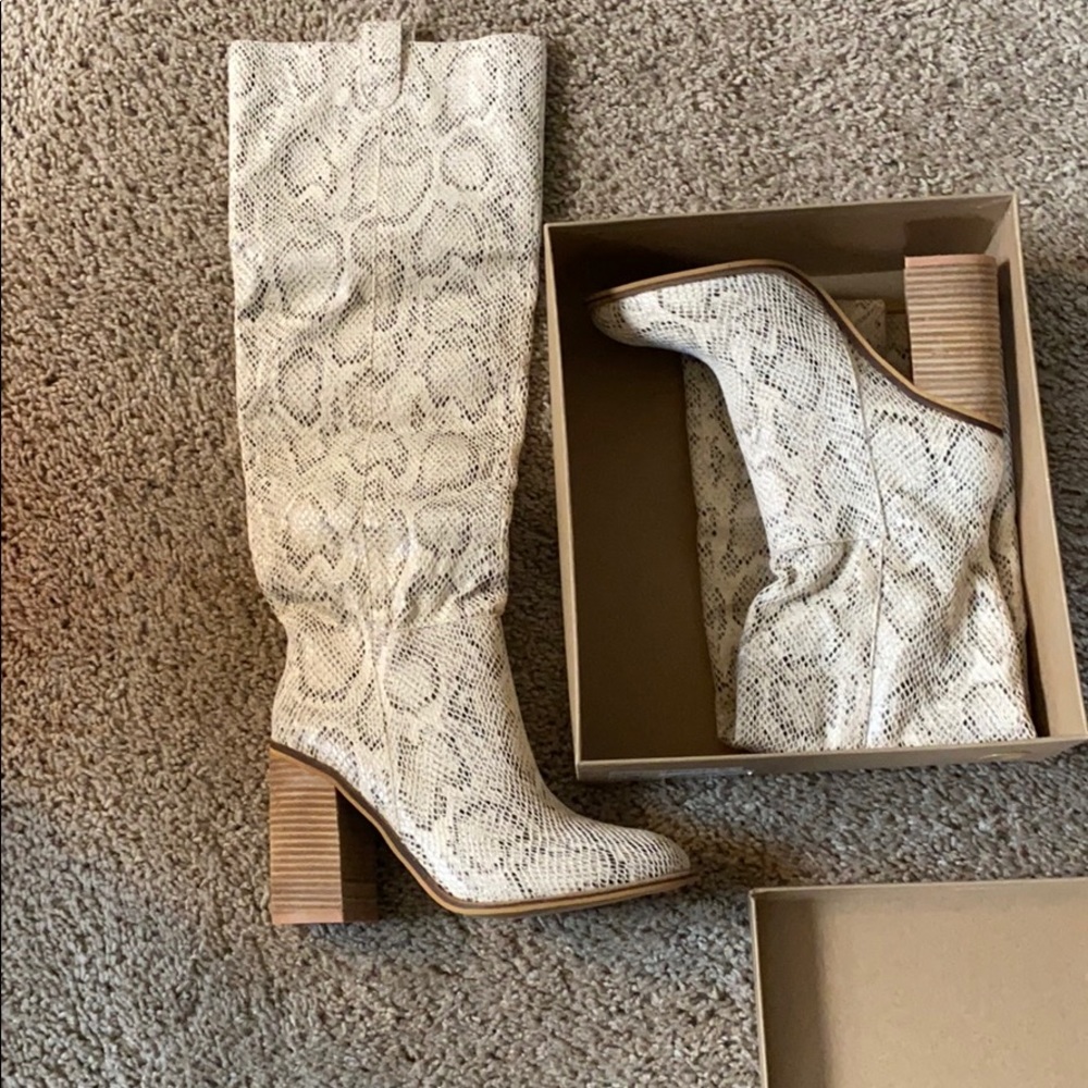 BRAND NEW BOOTS